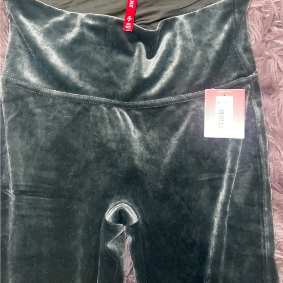 Spanx Olive Green Ready to Wow Velvet Leggings - Picture 4 of 5